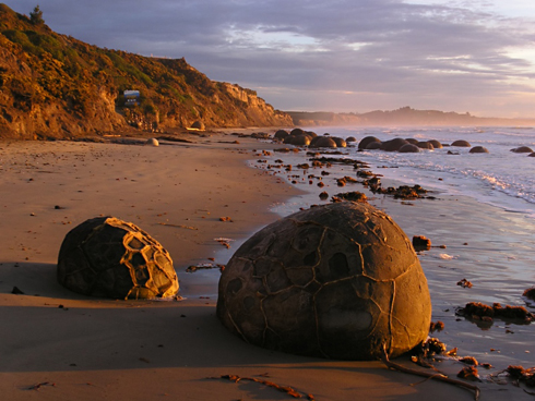 The Moeraki Boulders at sunrise by Karsten Sperling http:spiff.de/photo